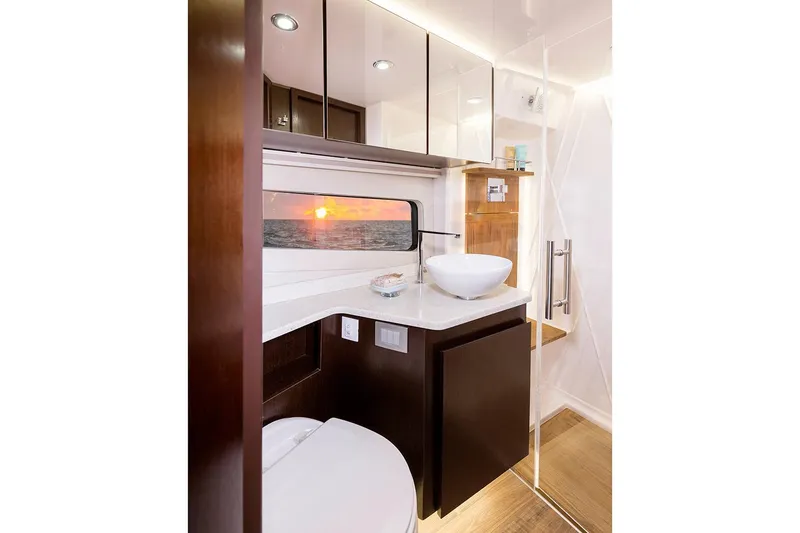 Slide: The Image of Regal 42 Fly 2018 - 53