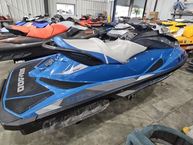 Slide: The Image of Sea-Doo GTI 2019 - 4
