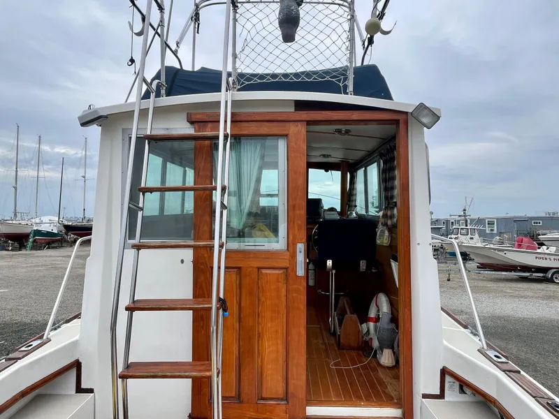 Slide: The Image of Cape Dory 28 1991 - 2