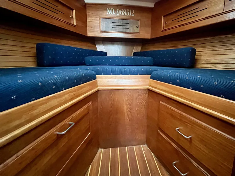 Slide: The Image of Cape Dory 28 1991 - 5