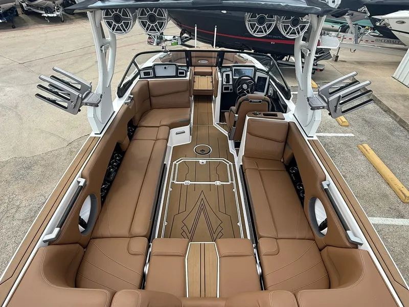 Slide: The Image of 2022 SUPRA SE 550 - Image 11 - 11