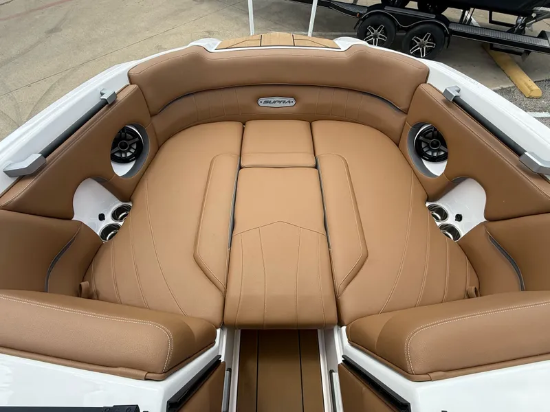 Slide: The Image of 2022 SUPRA SE 550 - Image 12 - 12
