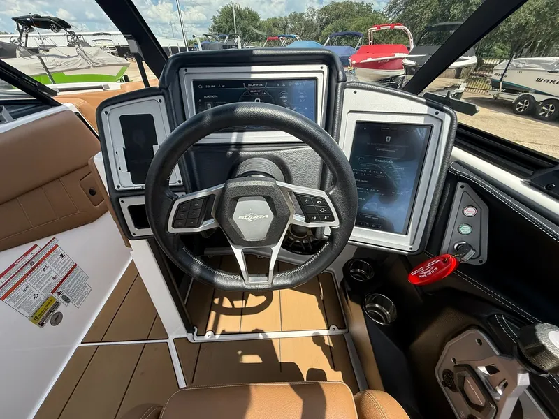 Slide: The Image of 2022 SUPRA SE 550 - Image 20 - 20