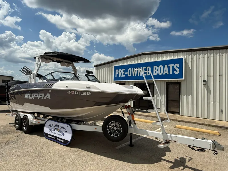 Slide: The Image of 2022 SUPRA SE 550 - Image 6 - 6