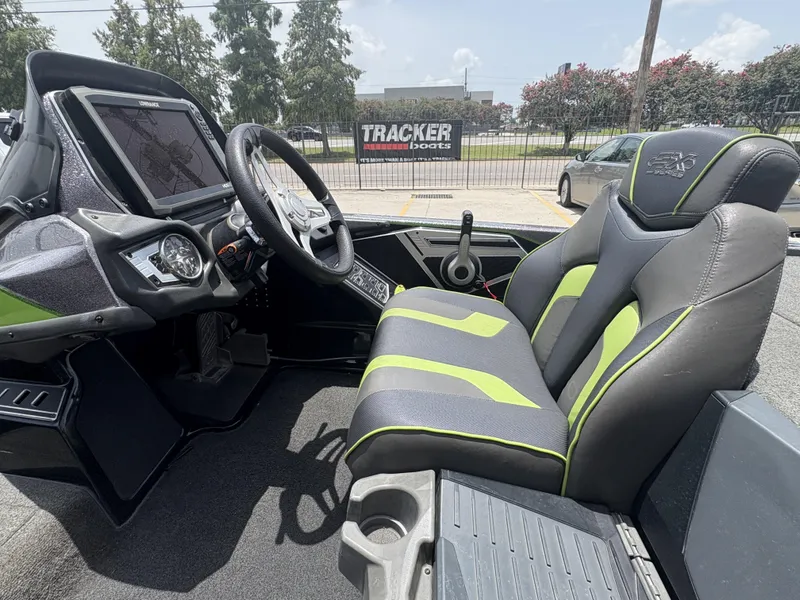 Slide: The Image of Skeeter FX21 Limited Edition 2017 - 12