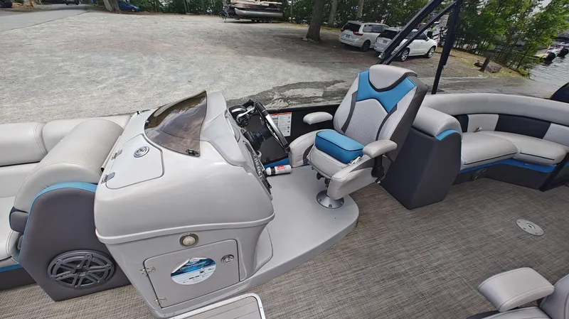 Slide: The Image of South Bay 500 Series 525RS Twin-3.0+ 2020 - 17