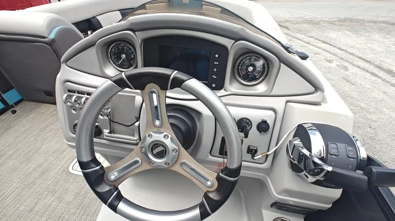 Slide: The Image of South Bay 500 Series 525RS Twin-3.0+ 2020 - 6