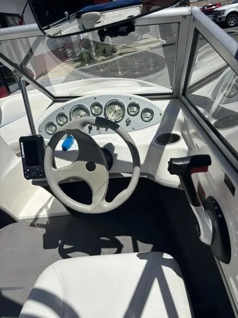 Slide: The Image of Bayliner 175XT 2006 - 11