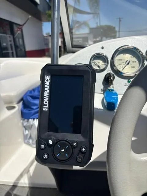 Slide: The Image of Bayliner 175XT 2006 - 12