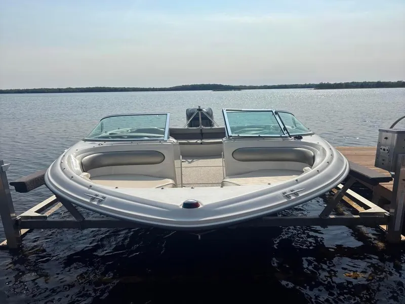 Slide: The Image of Sea Ray 180 Bow Rider 2004 - 4