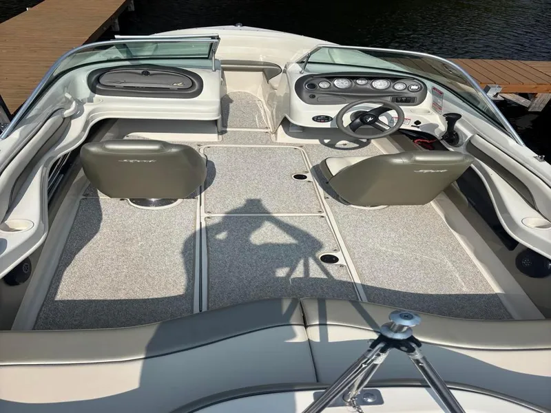 Slide: The Image of Sea Ray 180 Bow Rider 2004 - 6