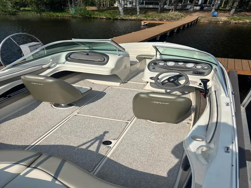 Slide: The Image of Sea Ray 180 Bow Rider 2004 - 8
