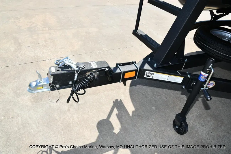 Slide: The Image of Sun Tracker Party Barge 22 DLX 2026 - 19