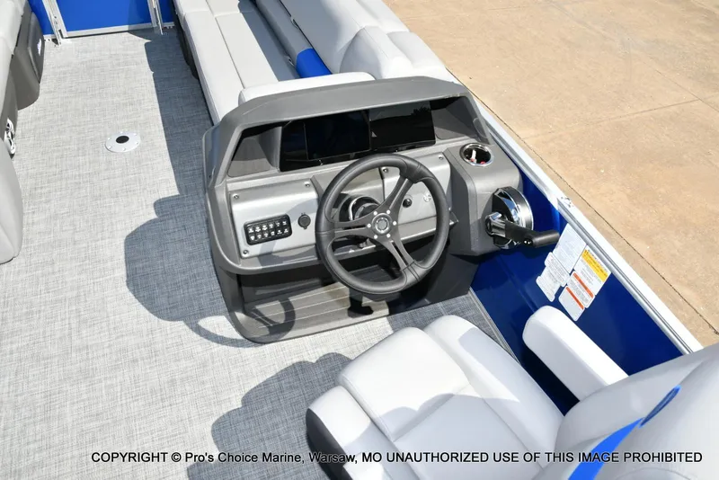 Slide: The Image of Sun Tracker Party Barge 22 DLX 2026 - 54