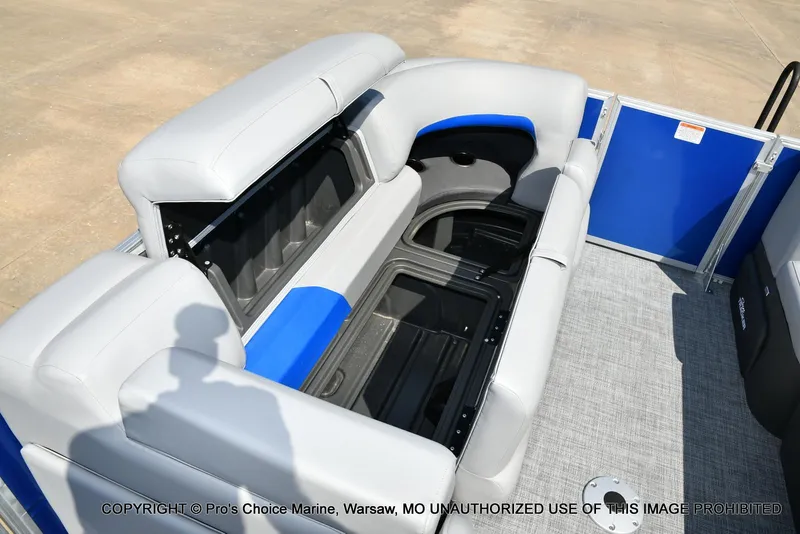 Slide: The Image of Sun Tracker Party Barge 22 DLX 2026 - 66