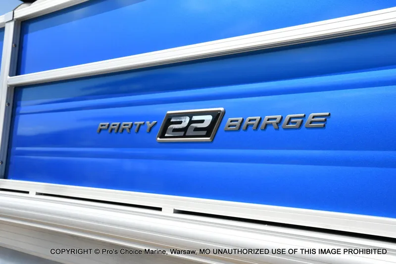 Slide: The Image of Sun Tracker Party Barge 22 DLX 2026 - 82