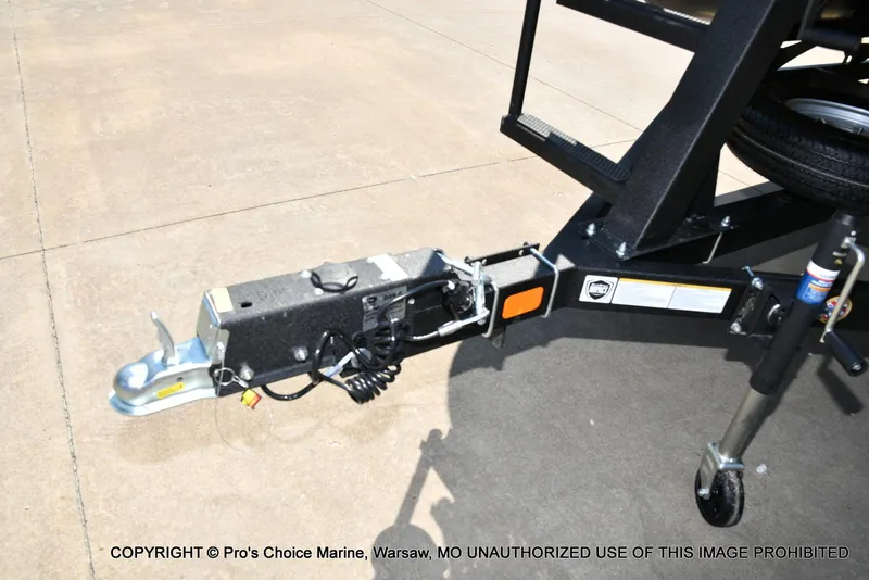 Slide: The Image of Sun Tracker Party Barge 20 DLX 2026 - 18