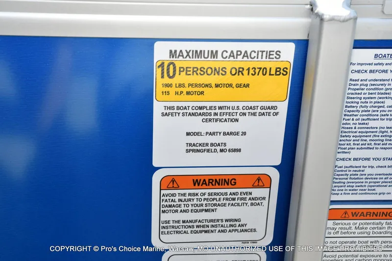 Slide: The Image of Sun Tracker Party Barge 20 DLX 2026 - 28