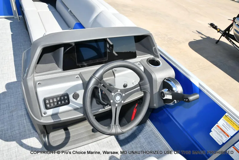 Slide: The Image of Sun Tracker Party Barge 20 DLX 2026 - 30