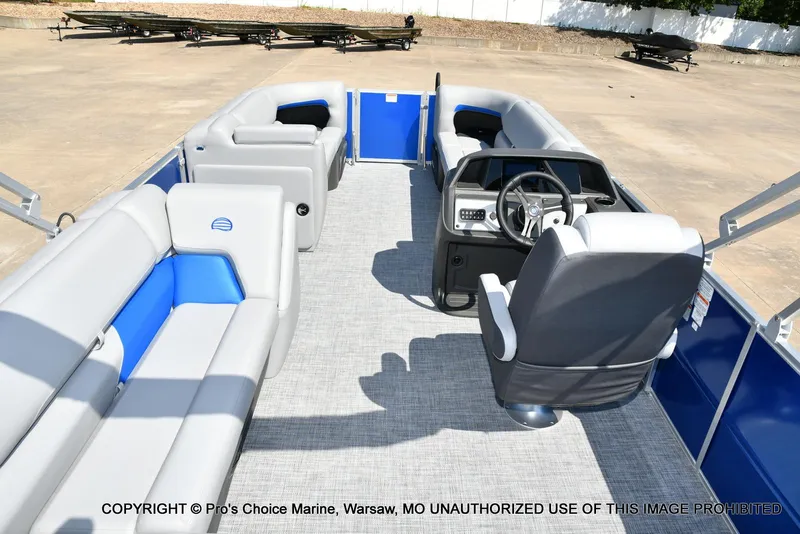 Slide: The Image of Sun Tracker Party Barge 20 DLX 2026 - 4