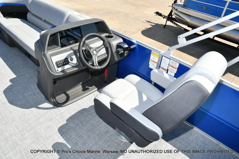 Slide: The Image of Sun Tracker Party Barge 20 DLX 2026 - 6