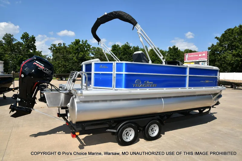 Slide: The Image of Sun Tracker Party Barge 20 DLX 2026 - 63