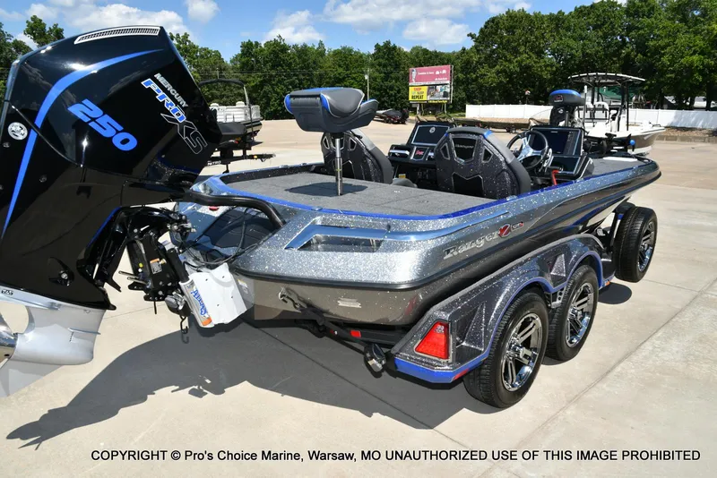 Slide: The Image of Ranger Z520R Dual Console 2023 - 12