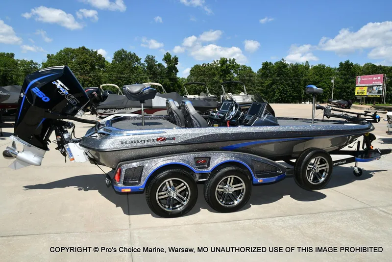 Slide: The Image of Ranger Z520R Dual Console 2023 - 13