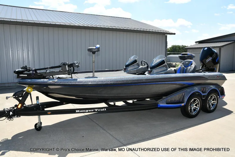 Slide: The Image of Ranger Z520R Dual Console 2023 - 25