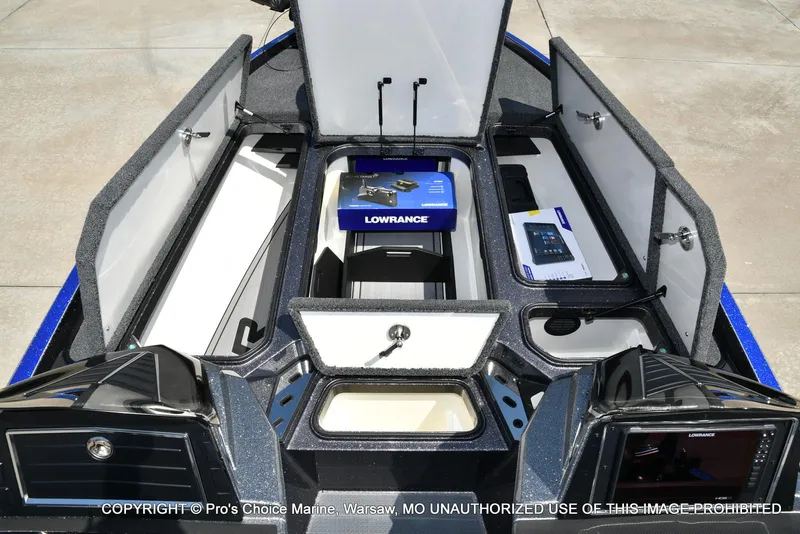 Slide: The Image of Ranger Z520R Dual Console 2023 - 8