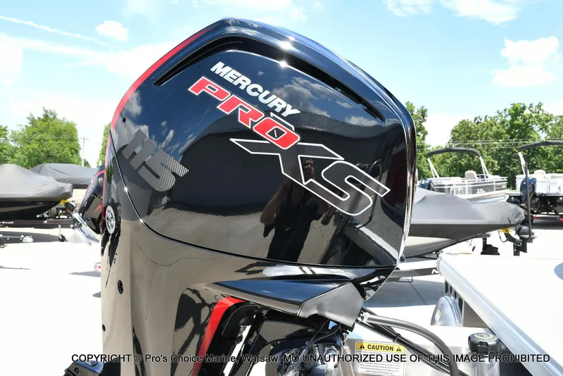 Slide: The Image of Sun Tracker Party Barge 22 DLX 2026 - 18