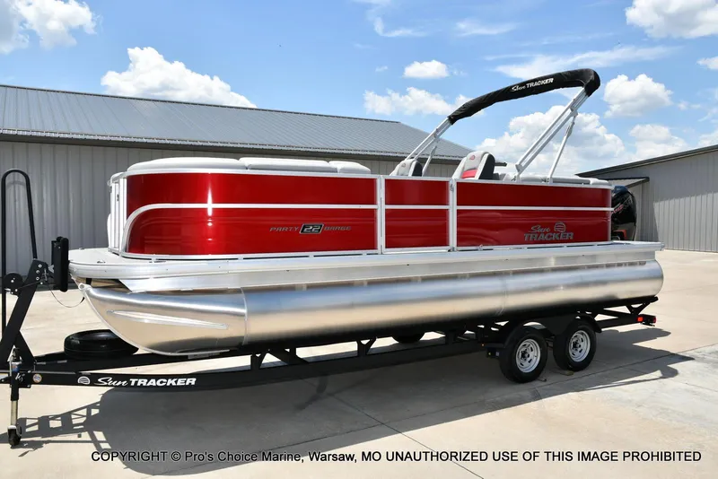 Slide: The Image of Sun Tracker Party Barge 22 DLX 2026 - 21