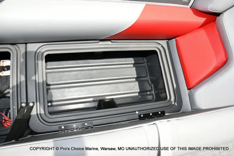 Slide: The Image of Sun Tracker Party Barge 22 DLX 2026 - 44