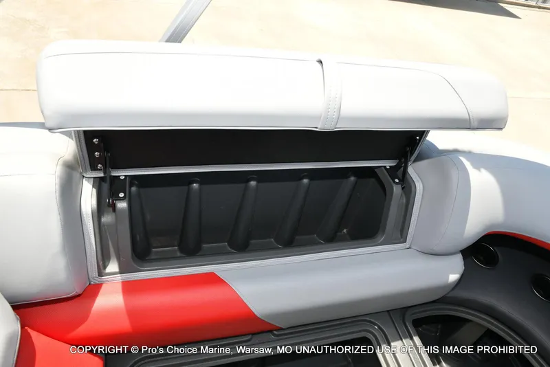 Slide: The Image of Sun Tracker Party Barge 22 DLX 2026 - 49