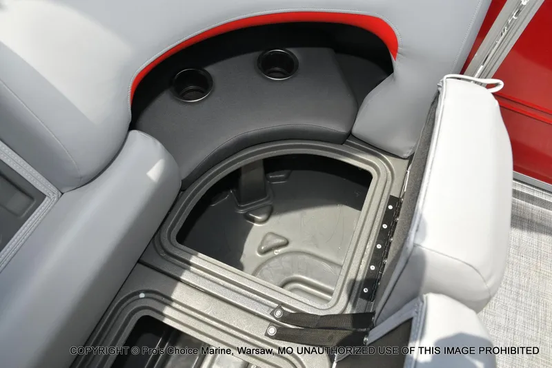 Slide: The Image of Sun Tracker Party Barge 22 DLX 2026 - 51