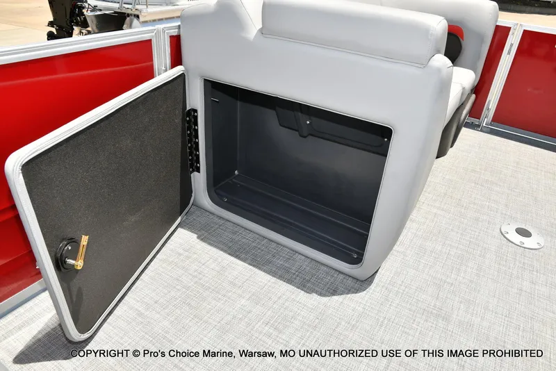 Slide: The Image of Sun Tracker Party Barge 22 DLX 2026 - 55