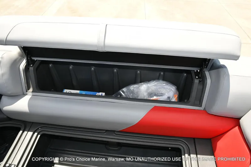 Slide: The Image of Sun Tracker Party Barge 22 DLX 2026 - 59