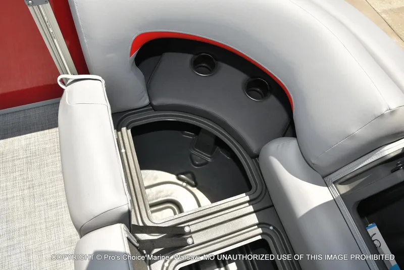 Slide: The Image of Sun Tracker Party Barge 22 DLX 2026 - 61