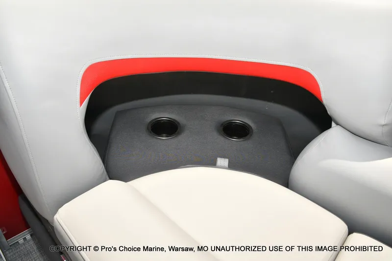 Slide: The Image of Sun Tracker Party Barge 22 DLX 2026 - 62