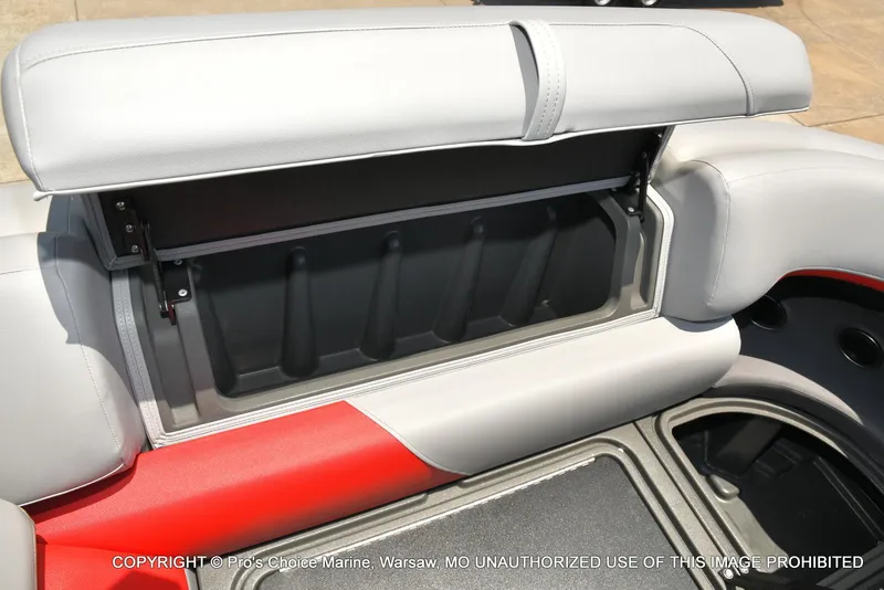 Slide: The Image of Sun Tracker Party Barge 22 DLX 2026 - 65