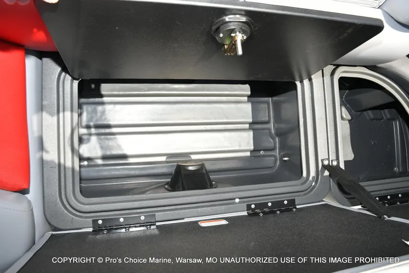 Slide: The Image of Sun Tracker Party Barge 22 DLX 2026 - 67