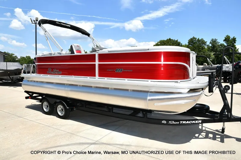 Slide: The Image of Sun Tracker Party Barge 22 DLX 2026 - 72