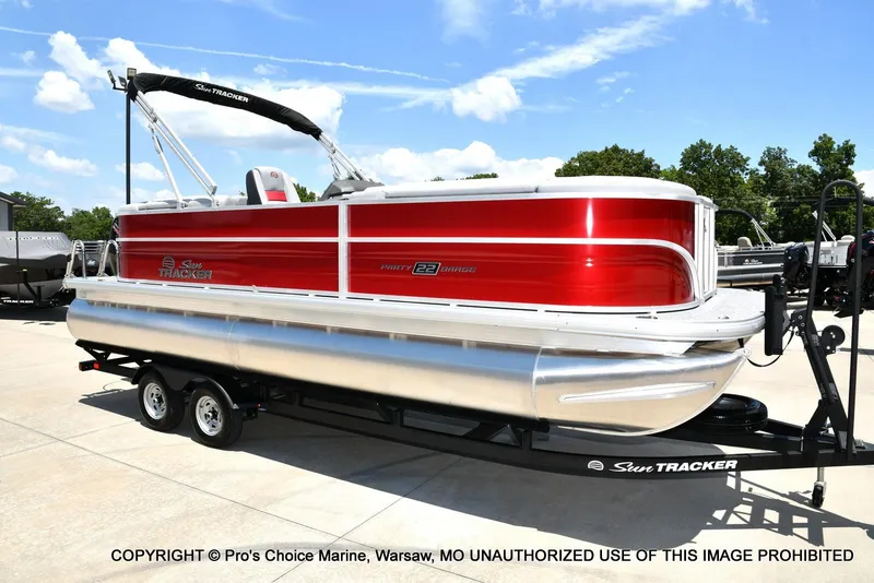 Slide: The Image of Sun Tracker Party Barge 22 DLX 2026 - 75