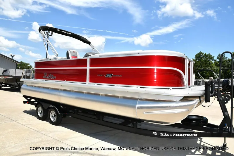 Slide: The Image of Sun Tracker Party Barge 22 DLX 2026 - 77