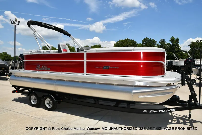 Slide: The Image of Sun Tracker Party Barge 22 DLX 2026 - 80