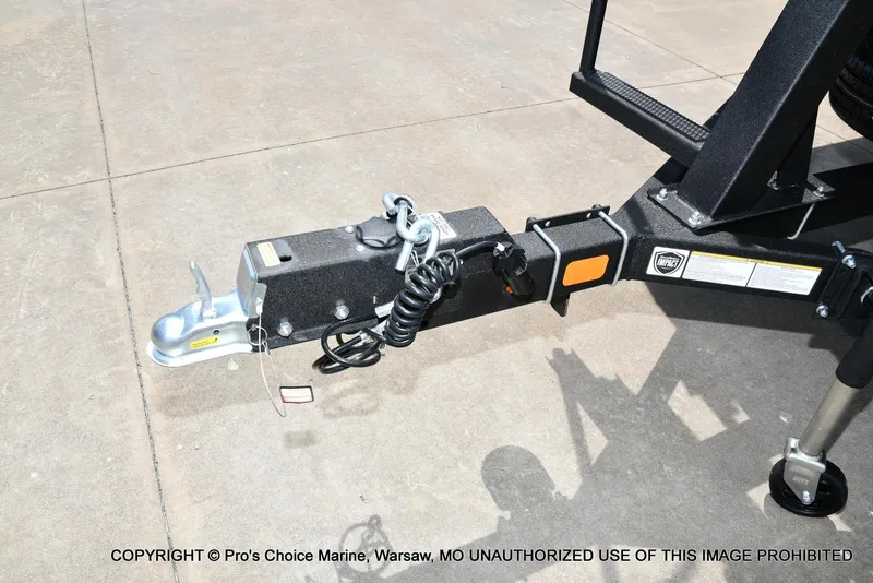 Slide: The Image of Sun Tracker Party Barge 22 DLX 2026 - 21