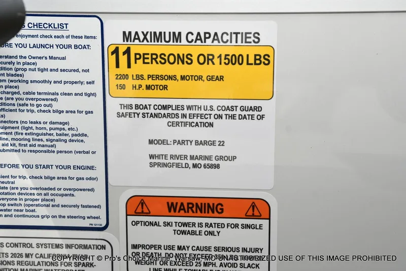Slide: The Image of Sun Tracker Party Barge 22 DLX 2026 - 28