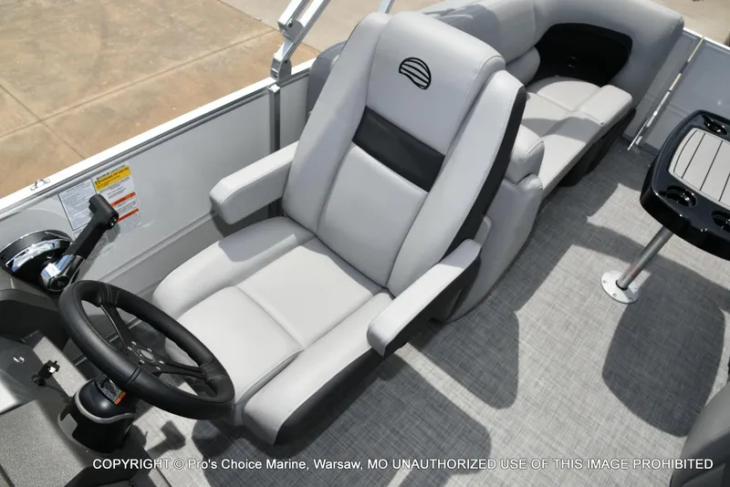 Slide: The Image of Sun Tracker Party Barge 22 DLX 2026 - 30