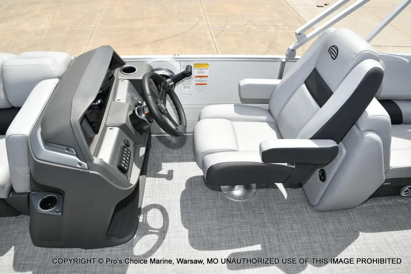 Slide: The Image of Sun Tracker Party Barge 22 DLX 2026 - 6