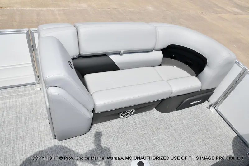 Slide: The Image of Sun Tracker Party Barge 22 DLX 2026 - 65